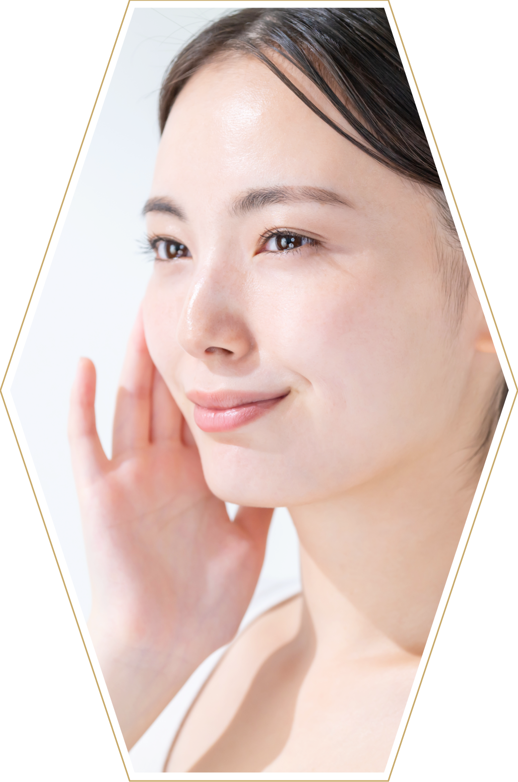 水晶ヘッドスパの施術を受ける女性